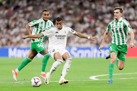 الموعد والقناة الناقلة لمباراة ريال مدريد ضد بيتيس في الدوري الإسباني